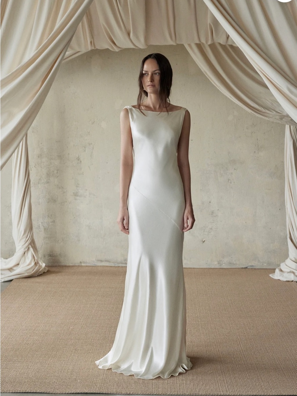 Elegant Sleeveless Satin Wedding Dress in Ivory - Classic Bridal Gown